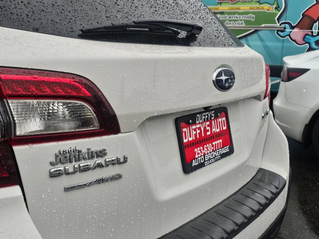 Used 2018 Subaru Outback 2.5i Premium AWD/4WD image 2