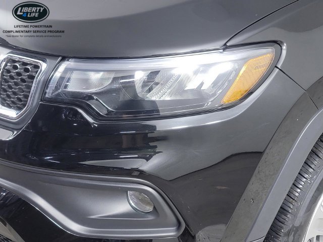 Used 2023 Jeep Compass Latitude w/ Convenience Group AWD/4WD image 9