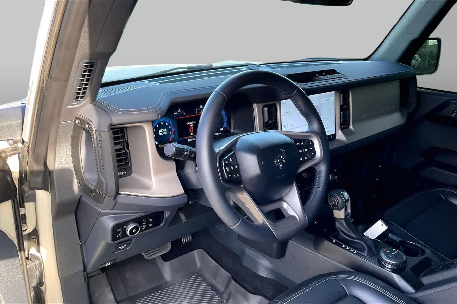Certified 2025 Ford Bronco Outer Banks AWD/4WD image 16