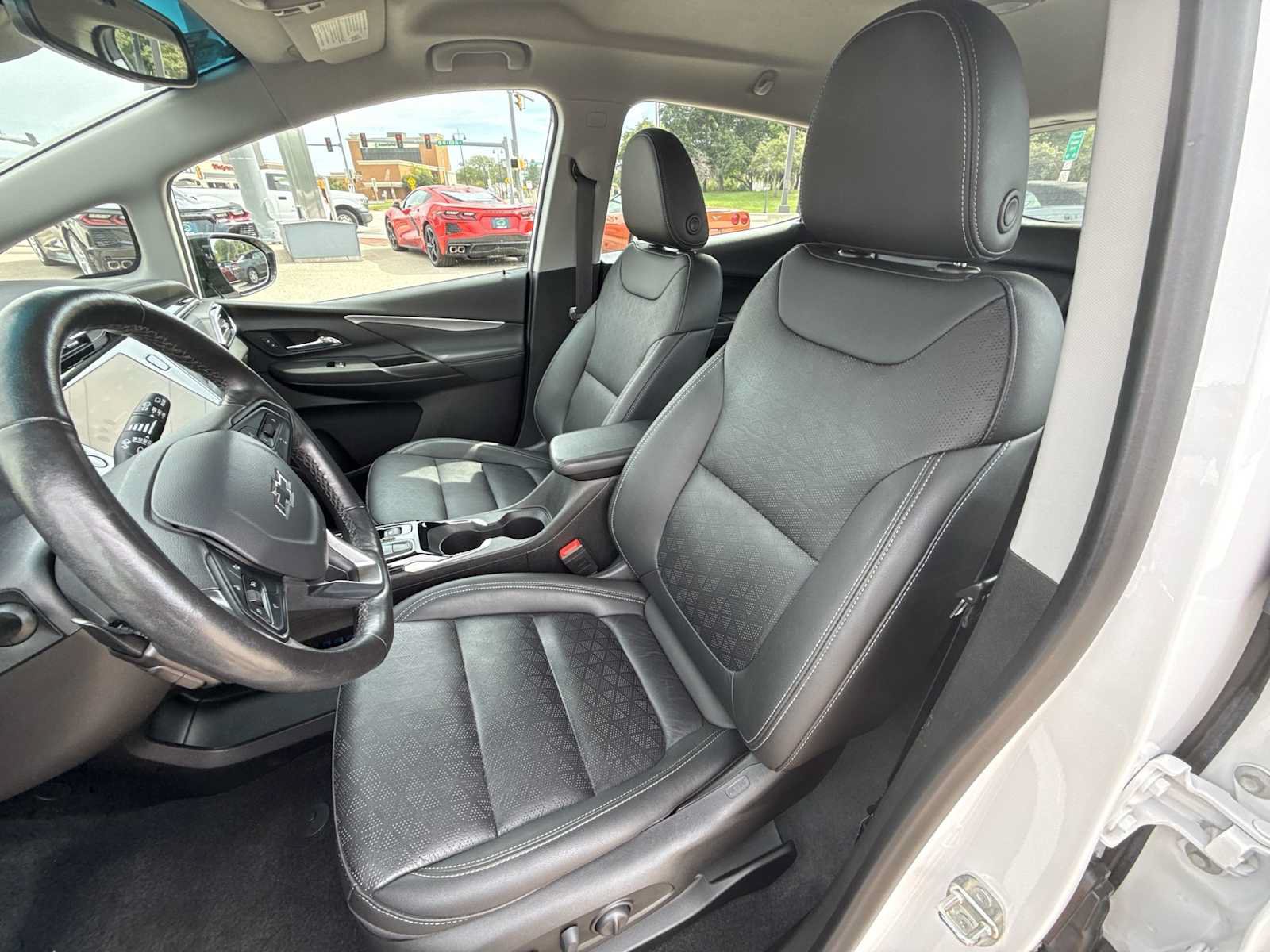Certified 2022 Chevrolet Bolt LT w/ Infotainment Package FWD image 18