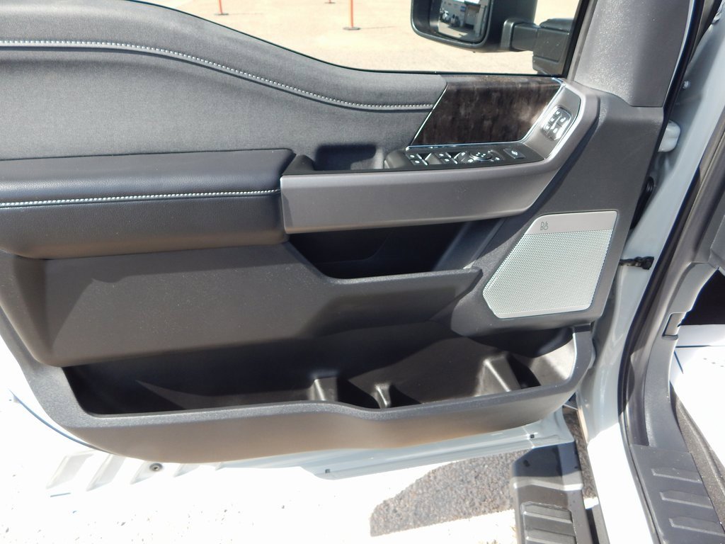 New 2025 Ford F250 Lariat w/ Lariat Ultimate Package image 16