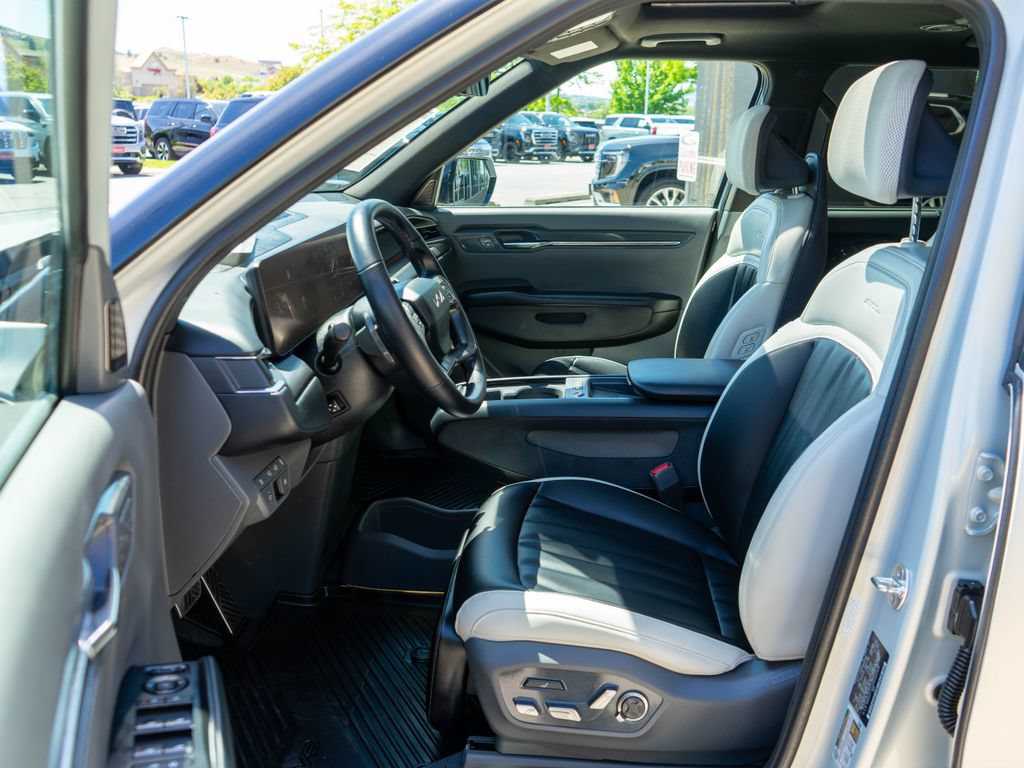 Certified 2024 Kia EV9 GT-Line AWD/4WD image 11