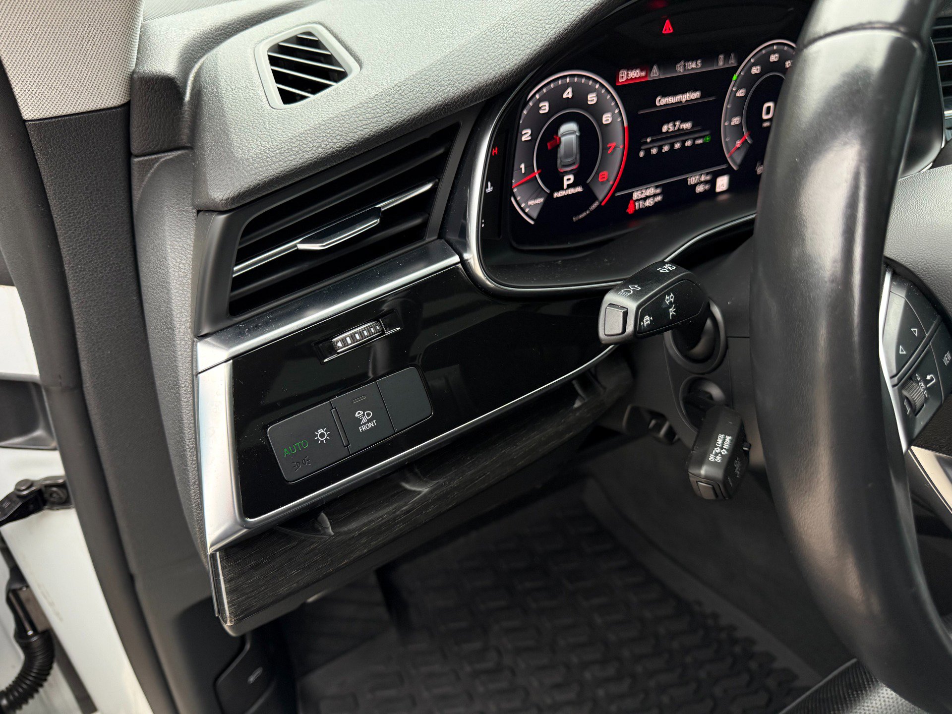 Used 2019 Audi Q8 Premium Plus w/ Premium Plus image 9