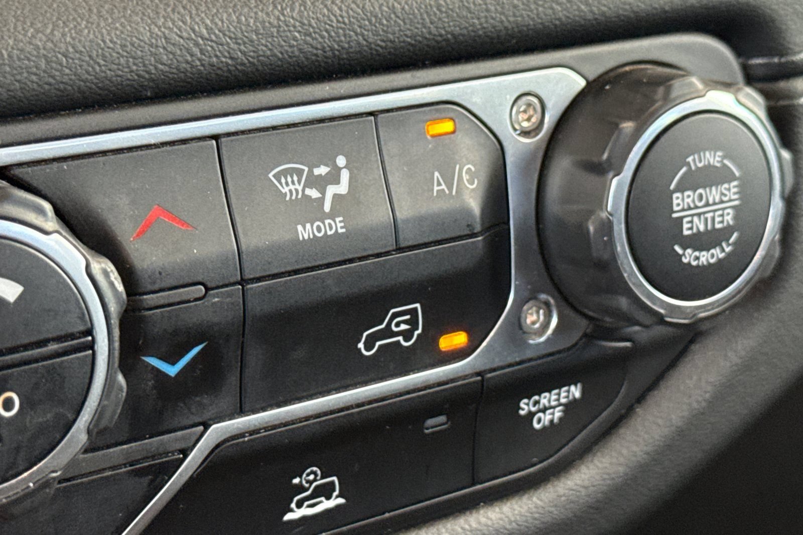 Used 2024 Jeep Wrangler Unlimited Rubicon 4xe AWD/4WD image 30