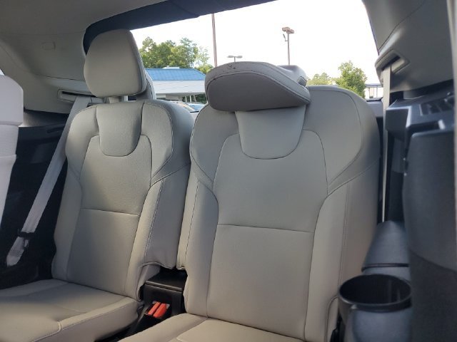 Used 2021 Volvo XC90 T5 Momentum w/ Climate Package FWD image 14