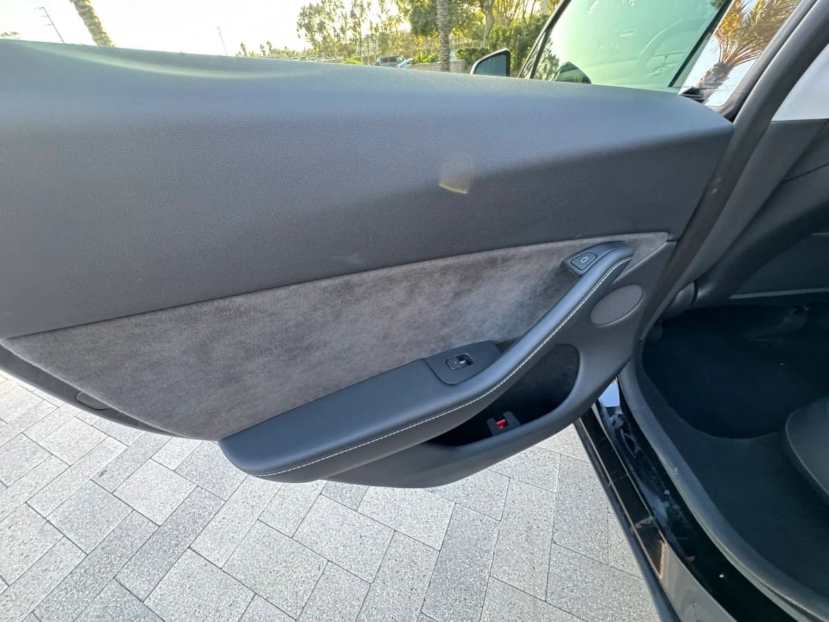 Used 2023 Tesla Model Y Long Range AWD/4WD image 32