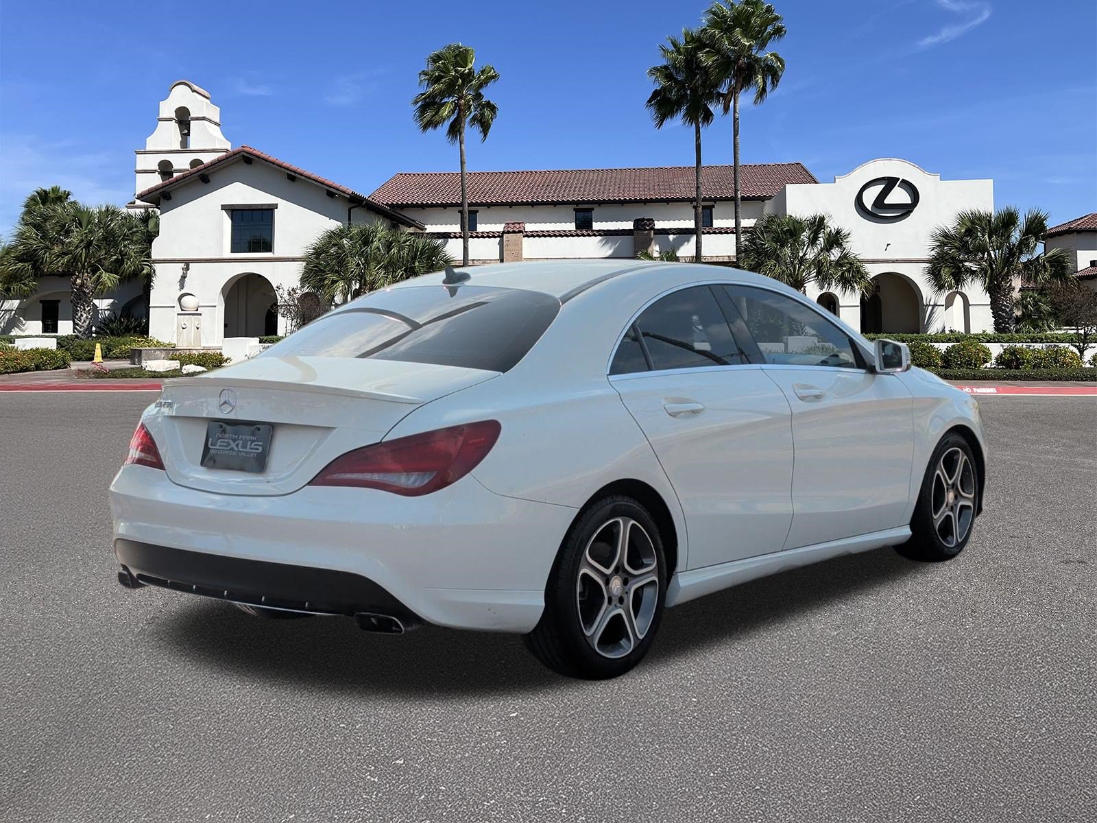 Used 2014 Mercedes-Benz CLA 250 image 2