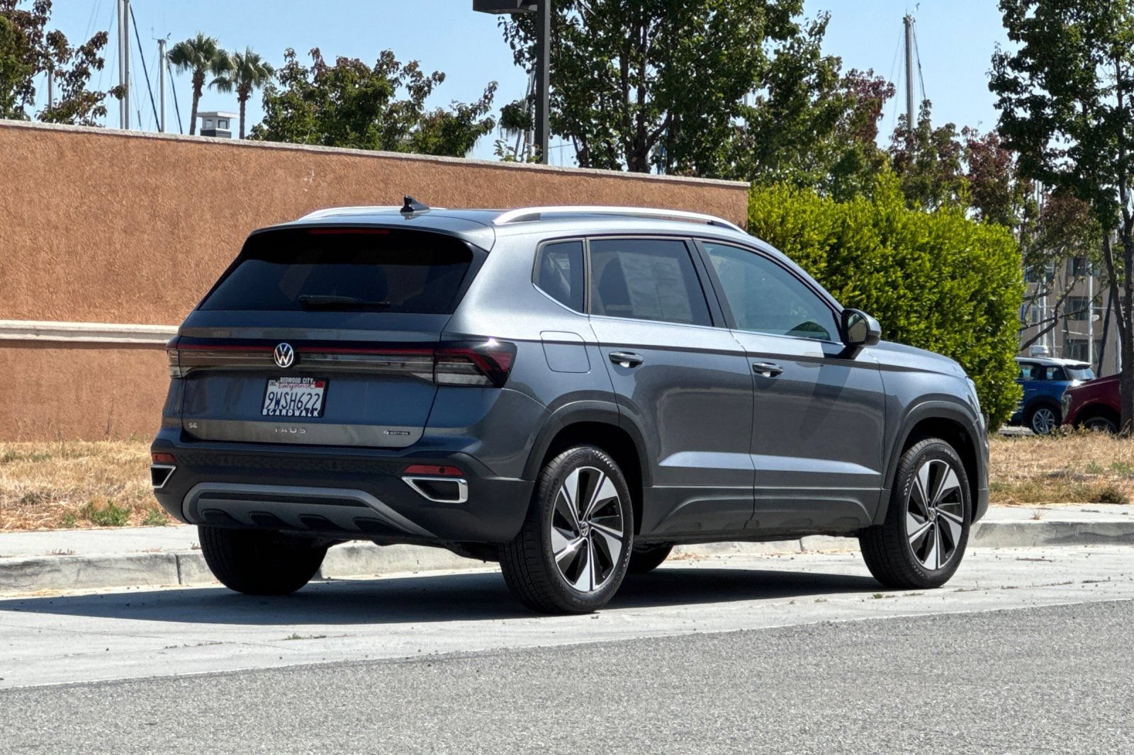 Certified 2026 Volkswagen Taos SE w/ Panoramic Sunroof Package AWD/4WD image 4
