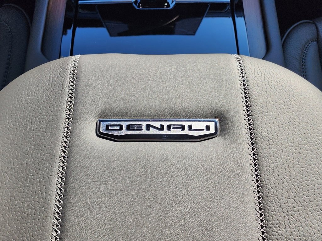 New 2026 GMC Yukon Denali w/ Sun & Power Step Package image 40
