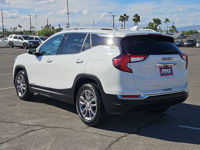 Used 2024 GMC Terrain SLT image 8