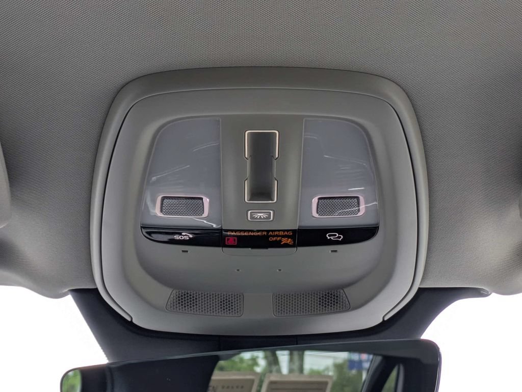 Certified 2025 Volvo XC90 B5 Core AWD/4WD image 25
