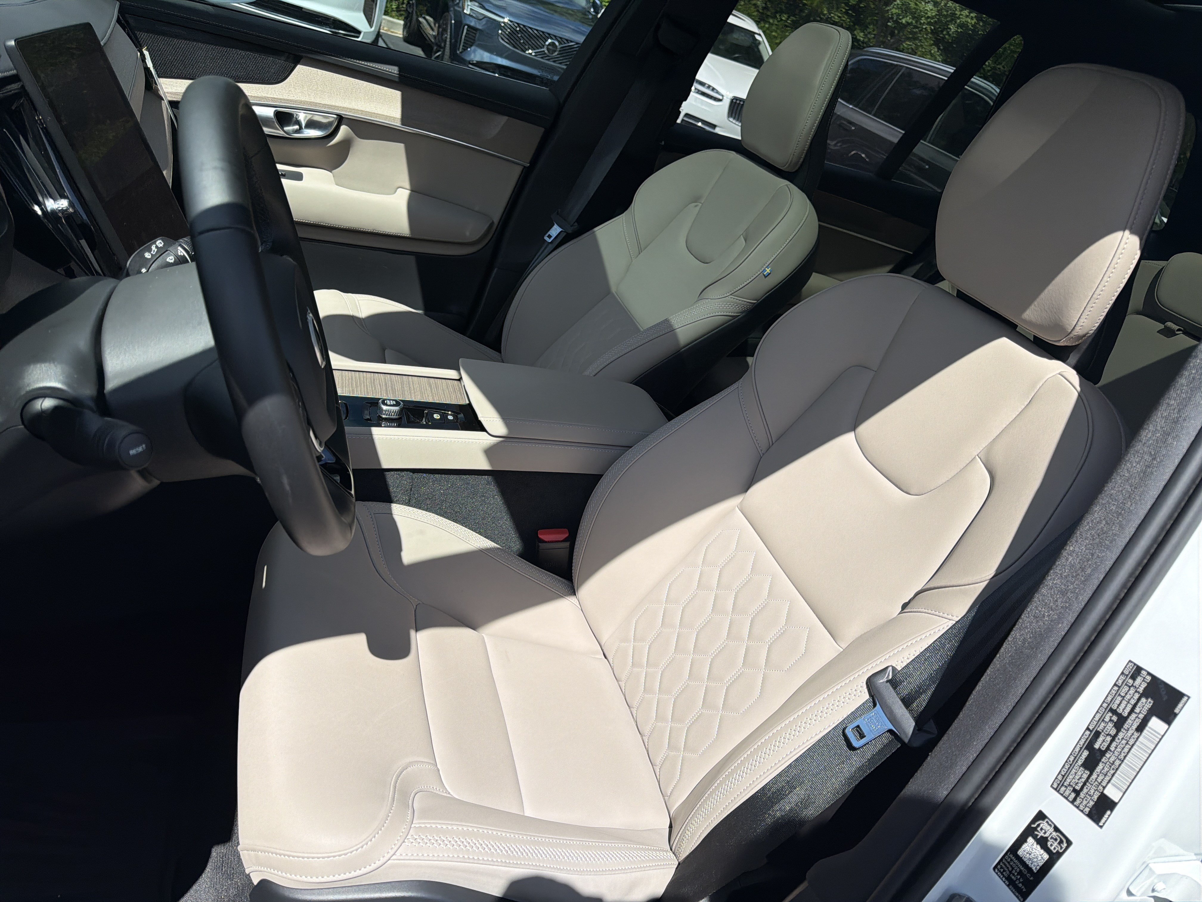 Certified 2026 Volvo XC90 B6 Plus w/ Protection Package Premier AWD/4WD image 18