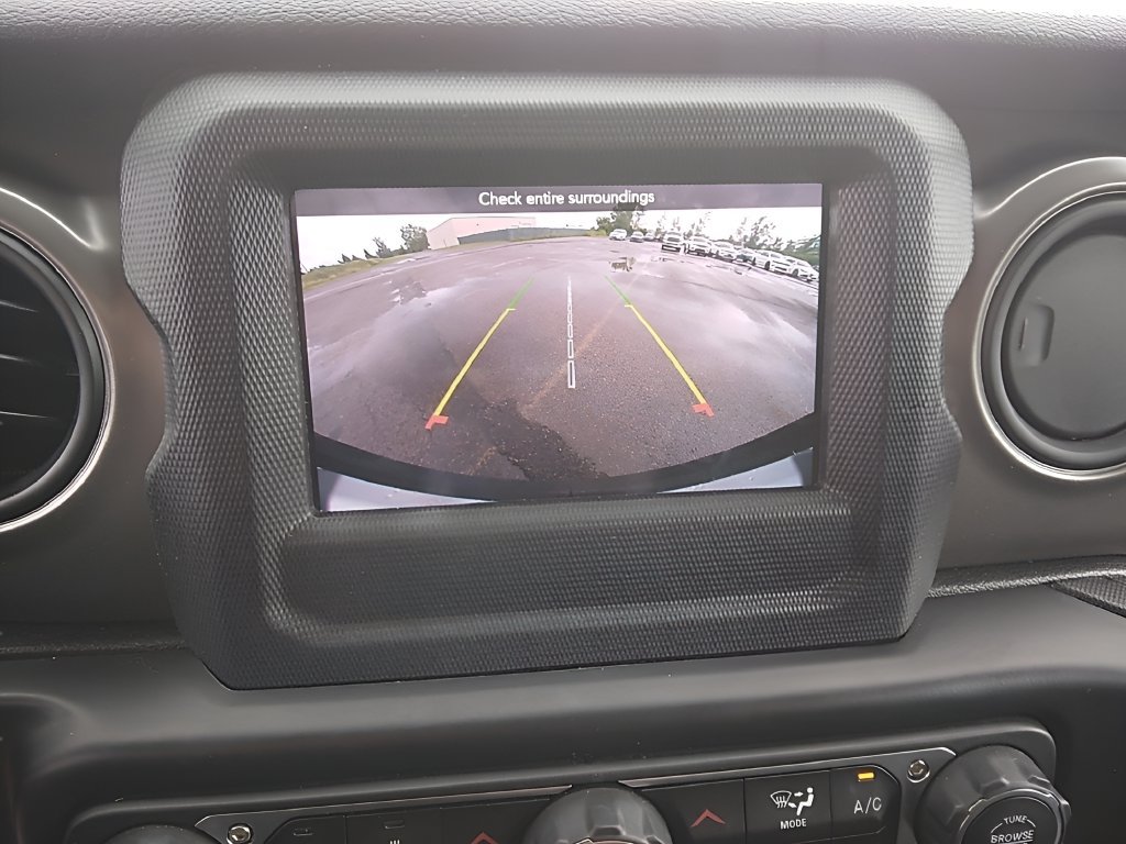 Used 2022 Jeep Wrangler Unlimited Sport AWD/4WD image 17