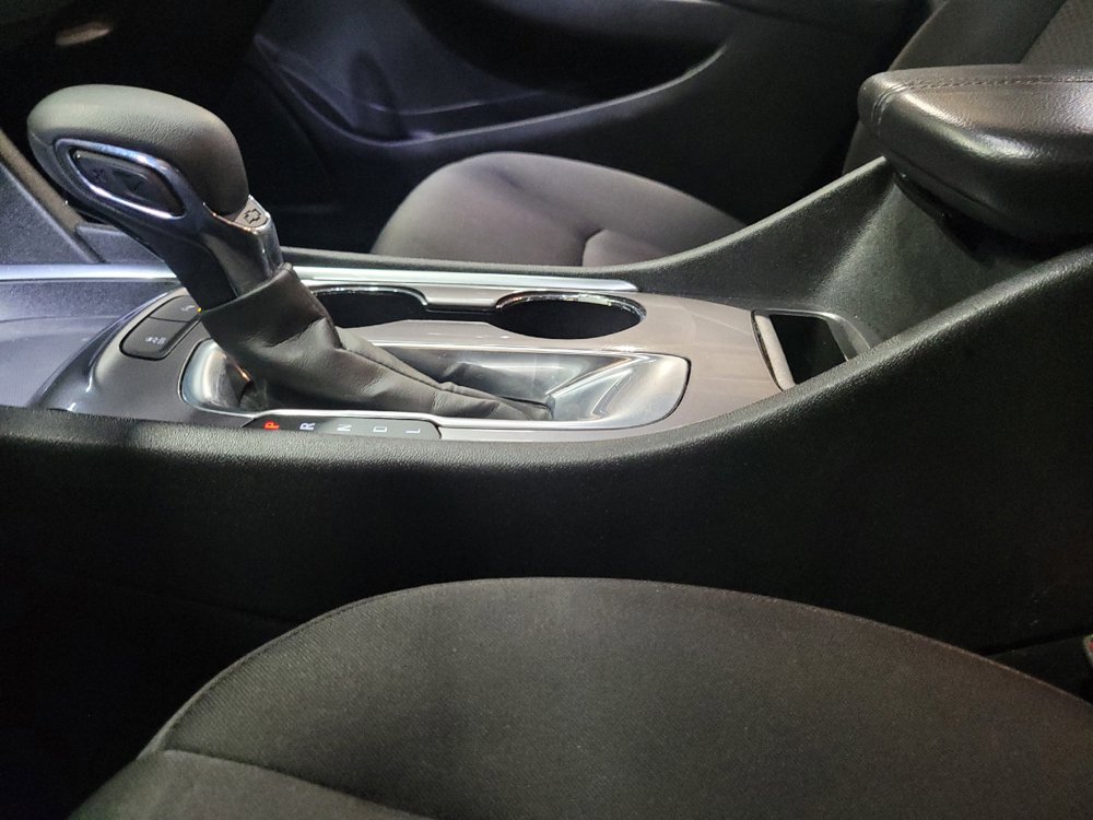 Used 2021 Chevrolet Malibu LT FWD image 26