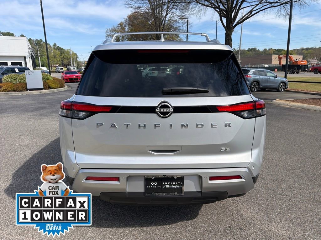 Used 2024 Nissan Pathfinder SL FWD image 11