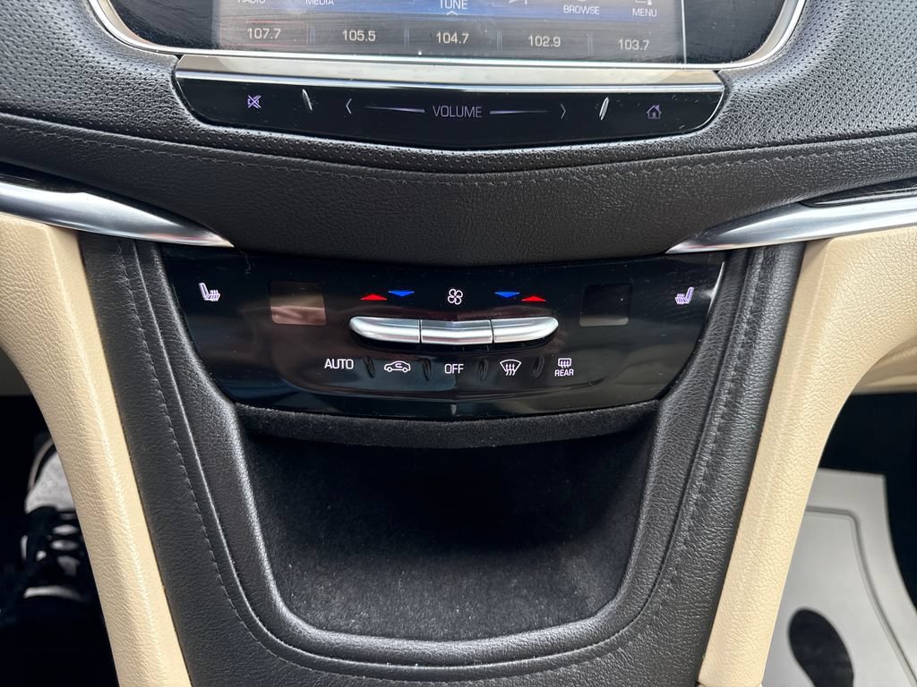 Used 2018 Cadillac XT5 AWD image 37