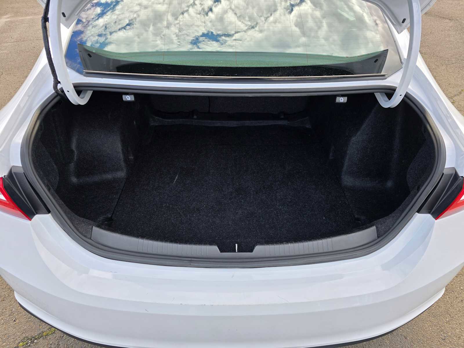 Used 2023 Chevrolet Malibu LT image 14