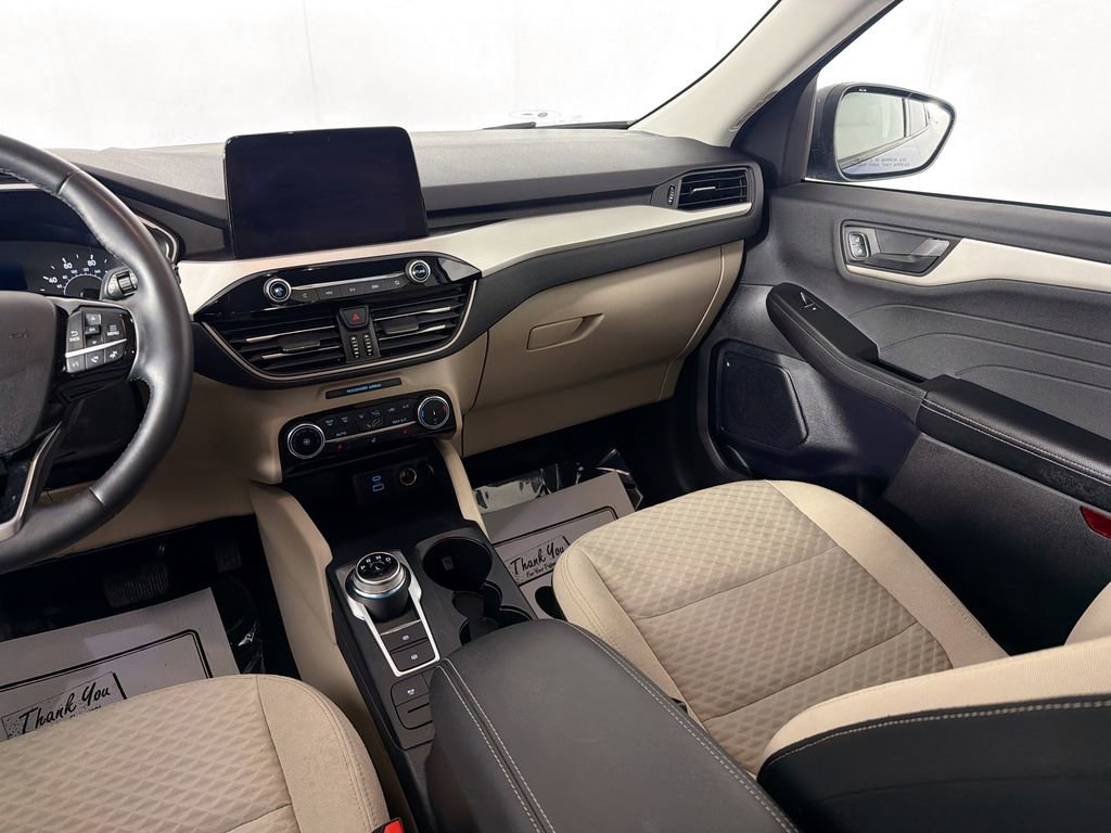 Used 2022 Ford Escape SE w/ Cold Weather Package image 22