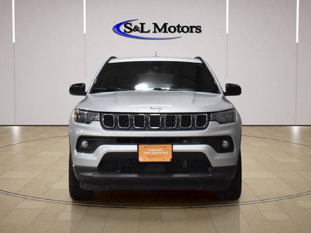 Certified 2024 Jeep Compass Latitude AWD/4WD image 2