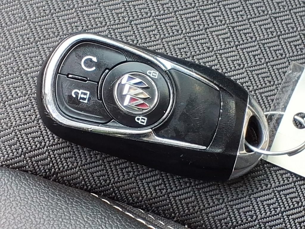 Used 2023 Buick Encore GX Preferred w/ Cold Weather Comfort Package AWD/4WD image 27