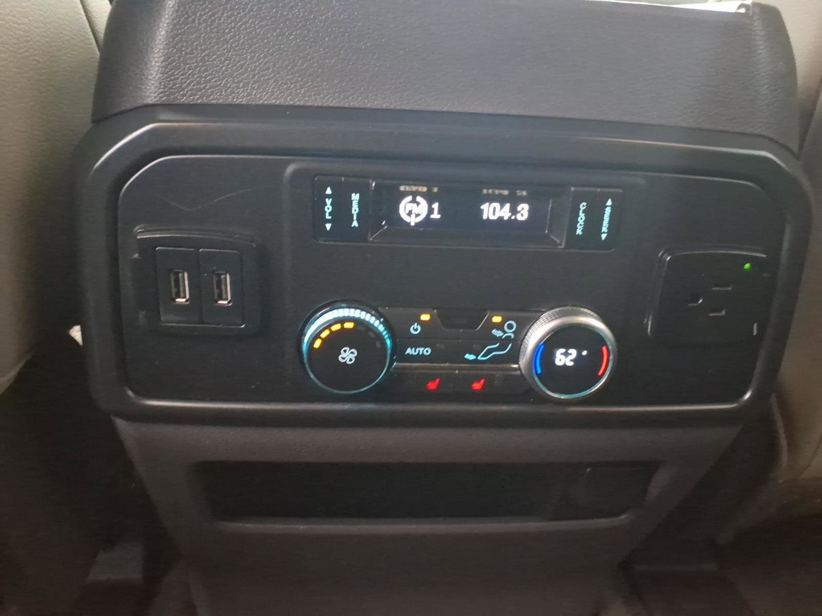 Used 2020 Ford Expedition Limited image 11