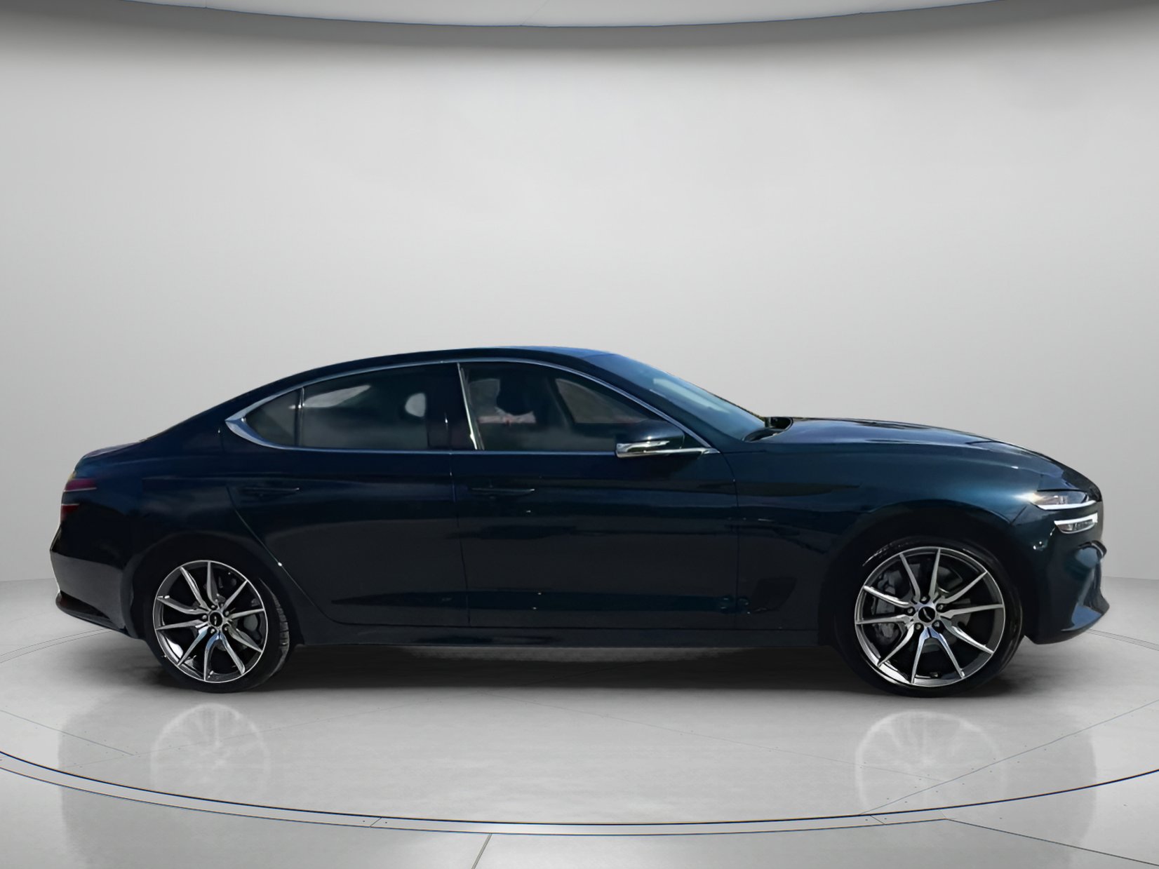 Used 2025 Genesis G70 2.5T image 33