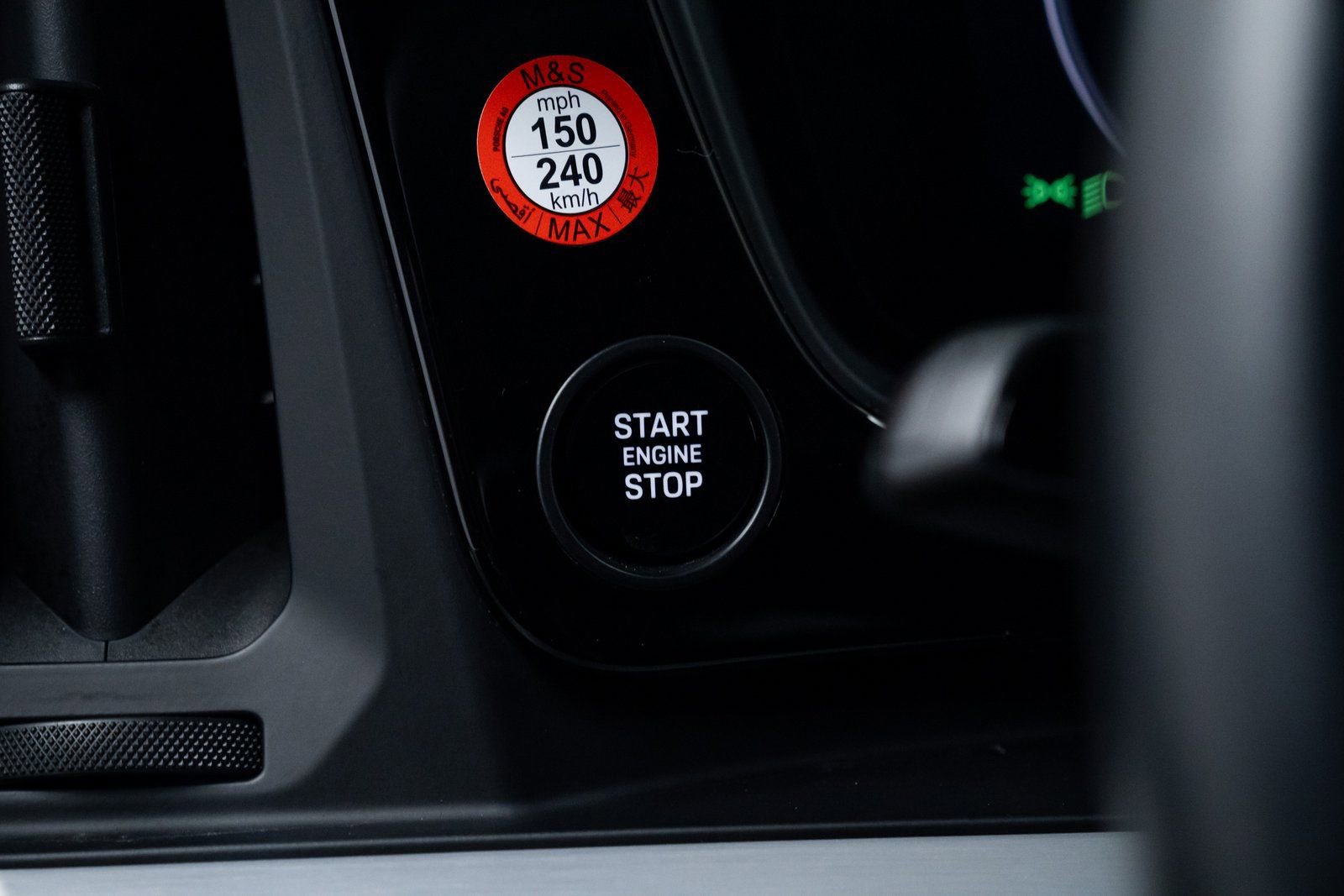 Used 2024 Porsche Cayenne Turbo AWD/4WD image 14