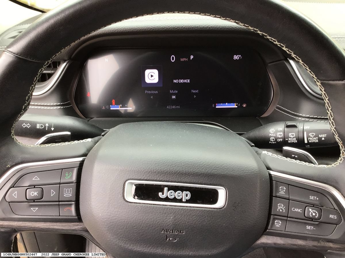 Used 2022 Jeep Grand Cherokee Limited AWD/4WD image 13