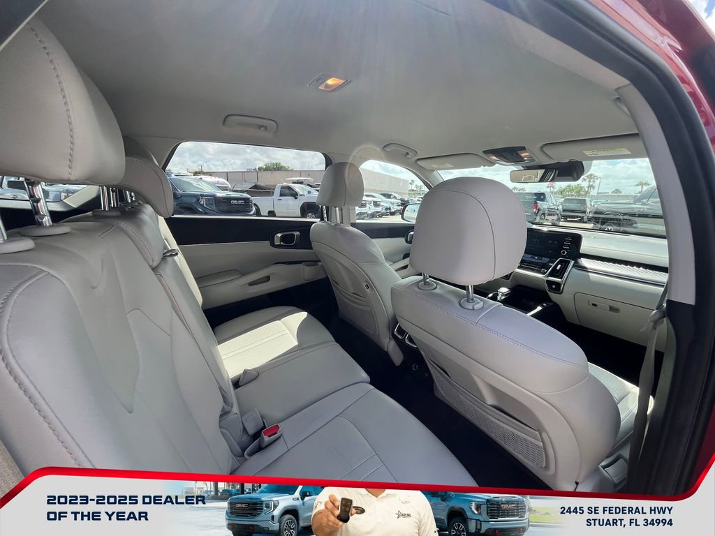Used 2021 Kia Sorento S image 18