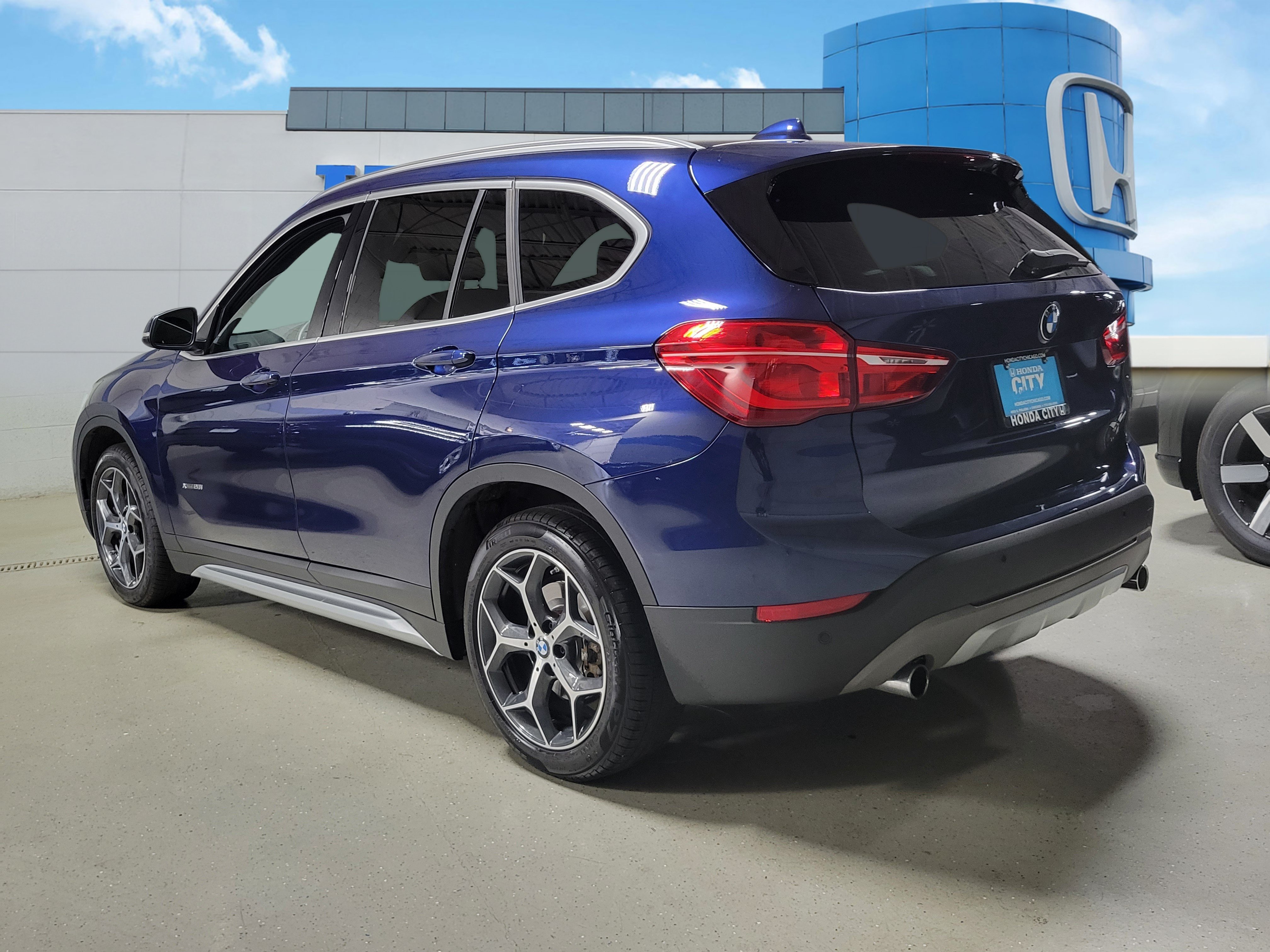 Used 2018 BMW X1 xDrive28i AWD/4WD image 4