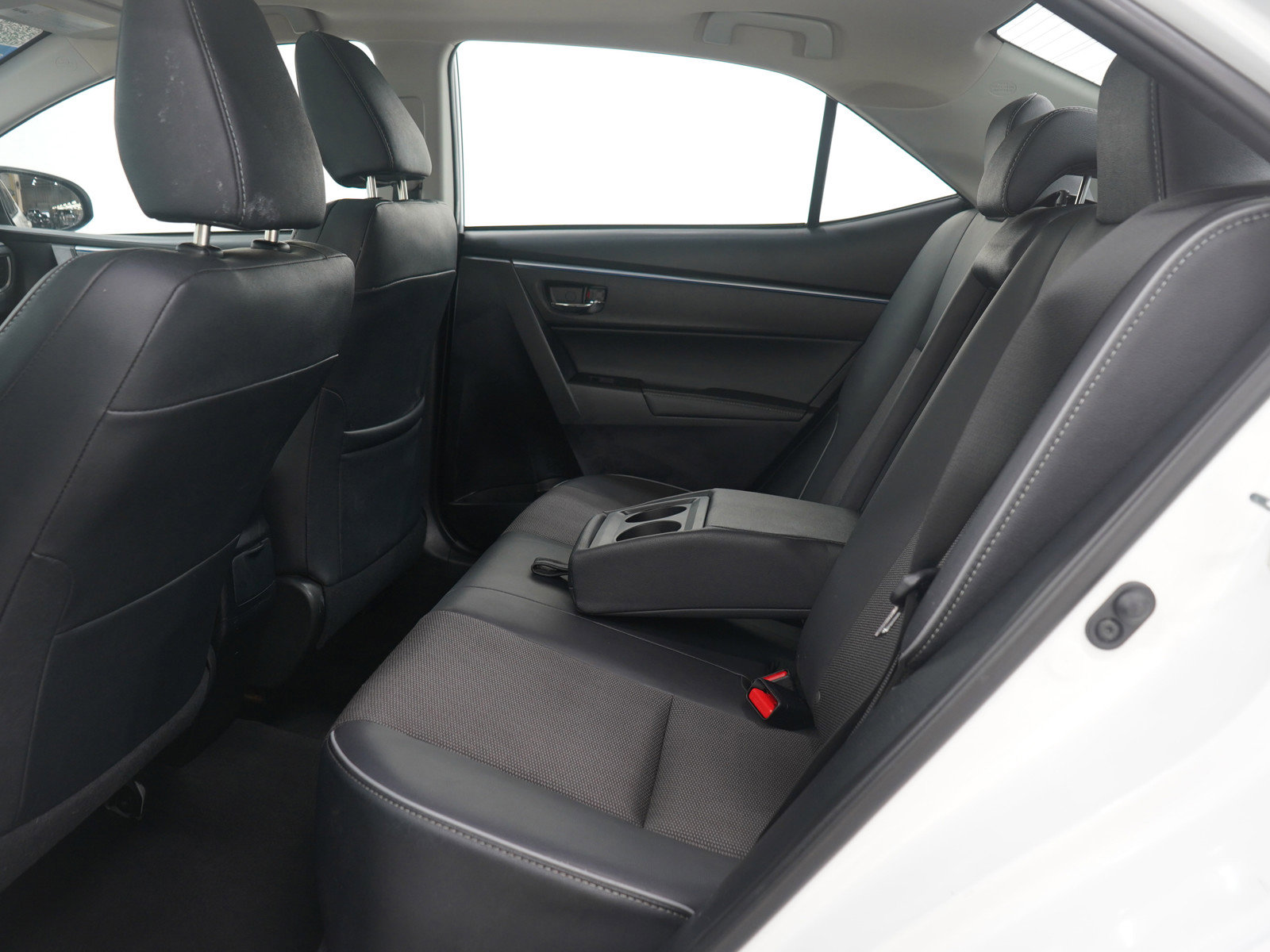 Used 2015 Toyota Corolla S image 13