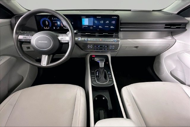 Used 2025 Hyundai Kona SEL FWD image 7