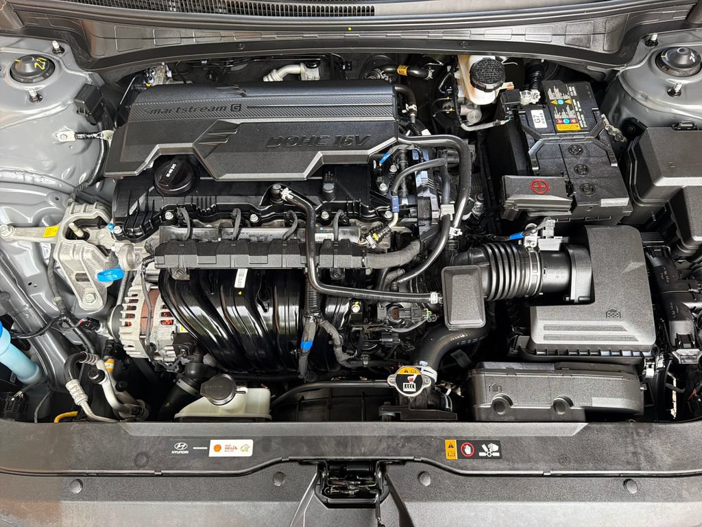 Used 2025 Hyundai Elantra Limited FWD image 37