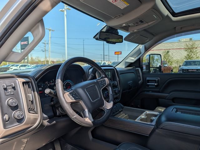 Used 2019 GMC Sierra 2500 Denali w/ Duramax Plus Package AWD/4WD image 12