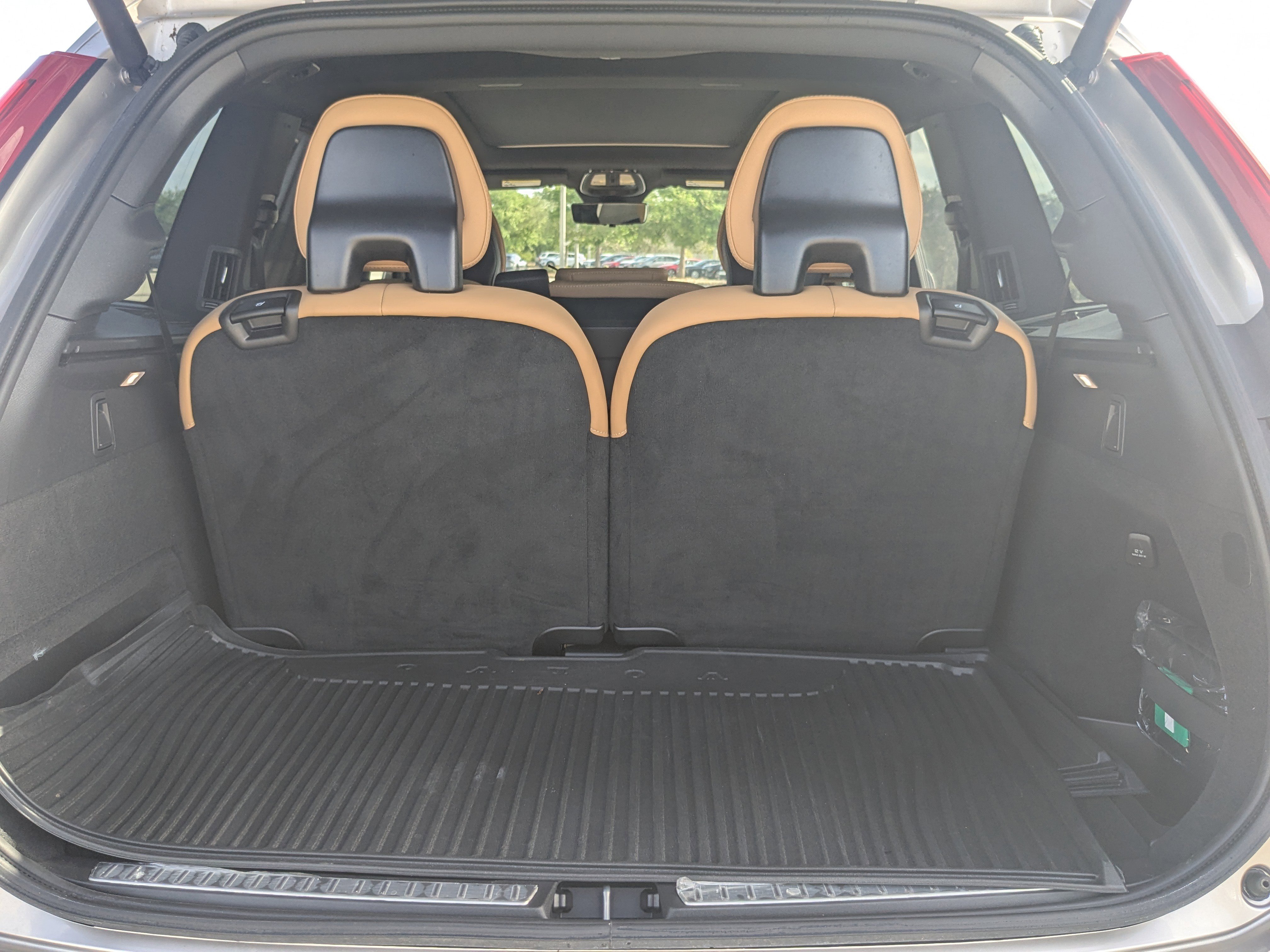 Used 2025 Volvo XC90 B6 Ultra w/ Protection Package Premier AWD/4WD image 15