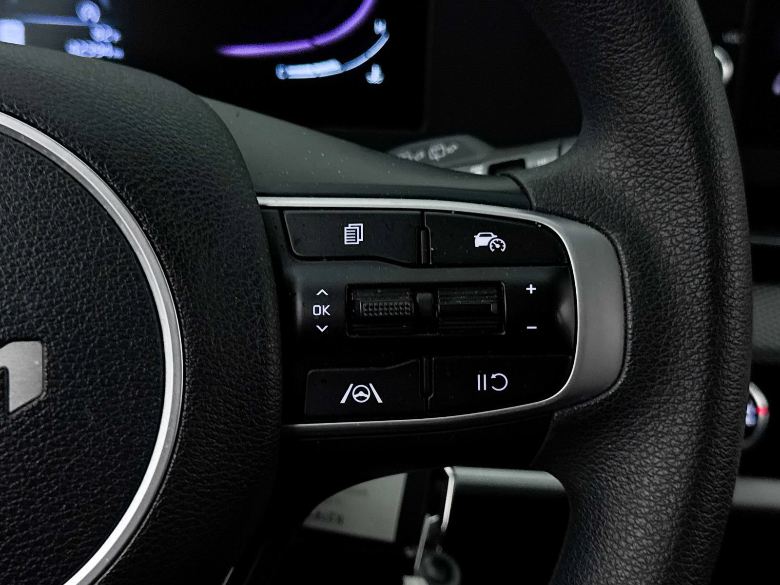 Certified 2025 Kia Sportage LX FWD image 33