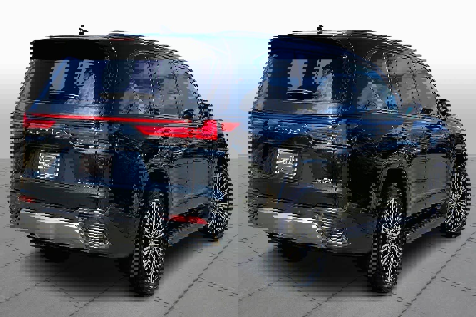 Used 2024 Lexus LX 600 4WD w/ Appearance Package image 13