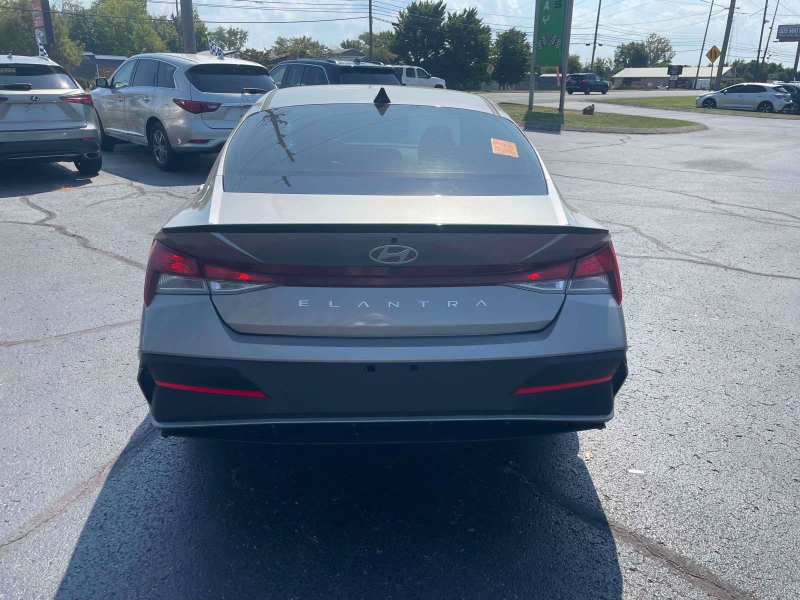Used 2025 Hyundai Elantra Sport FWD image 6