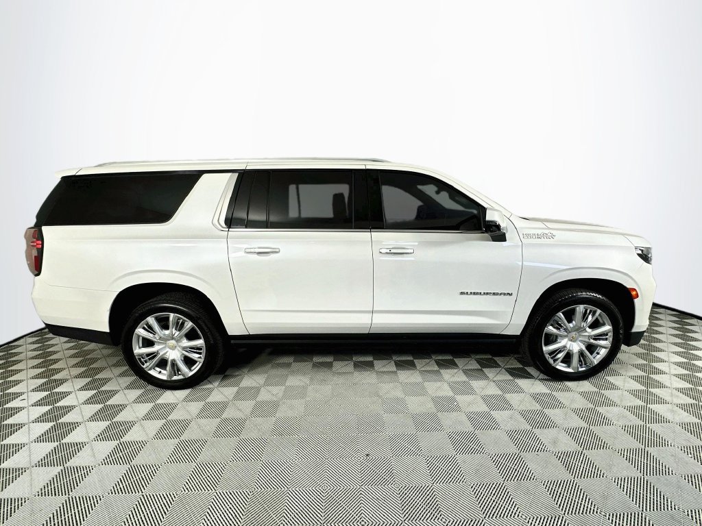 Used 2023 Chevrolet Suburban High Country AWD/4WD image 8