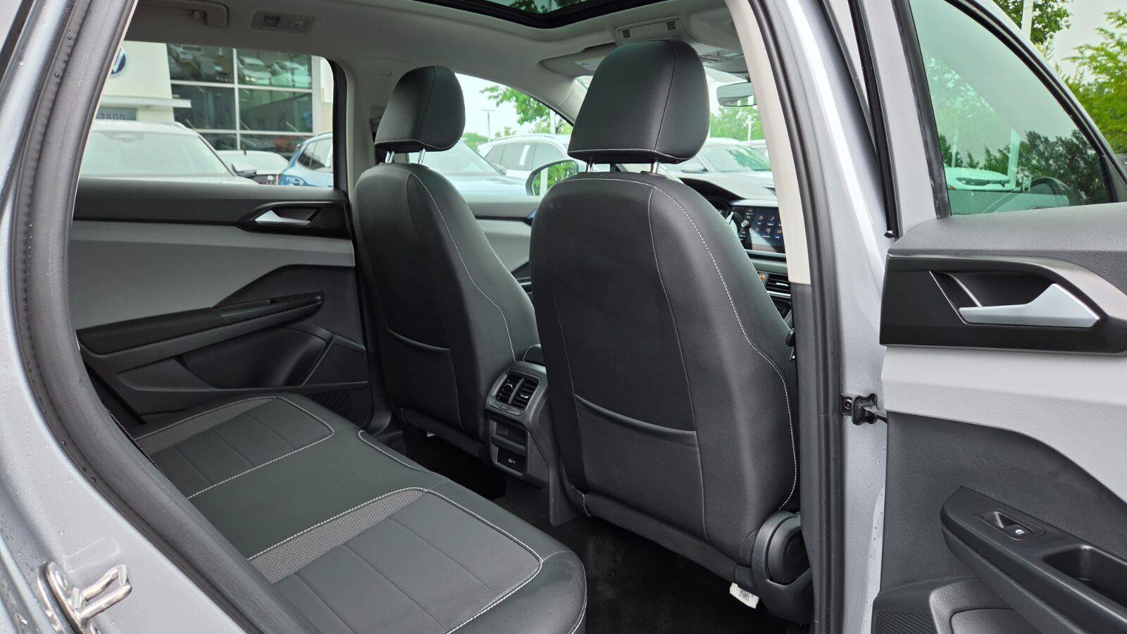 Used 2023 Volkswagen Taos SE w/ Panoramic Sunroof Package FWD image 47