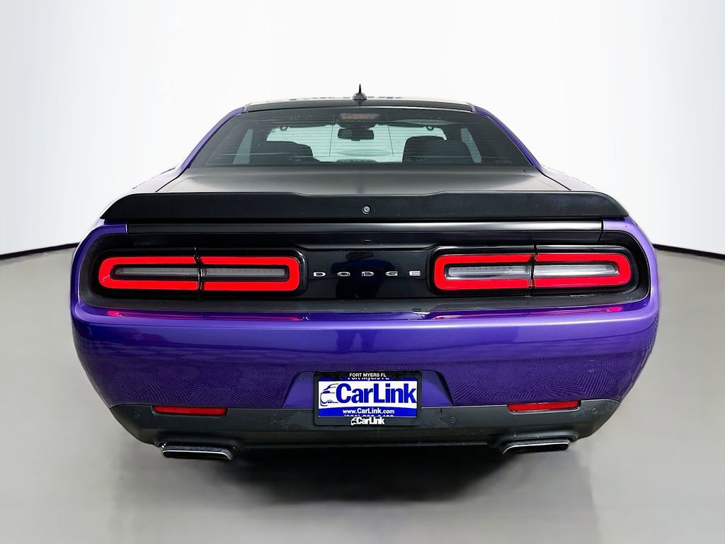 Used 2016 Dodge Challenger R/T RWD image 7