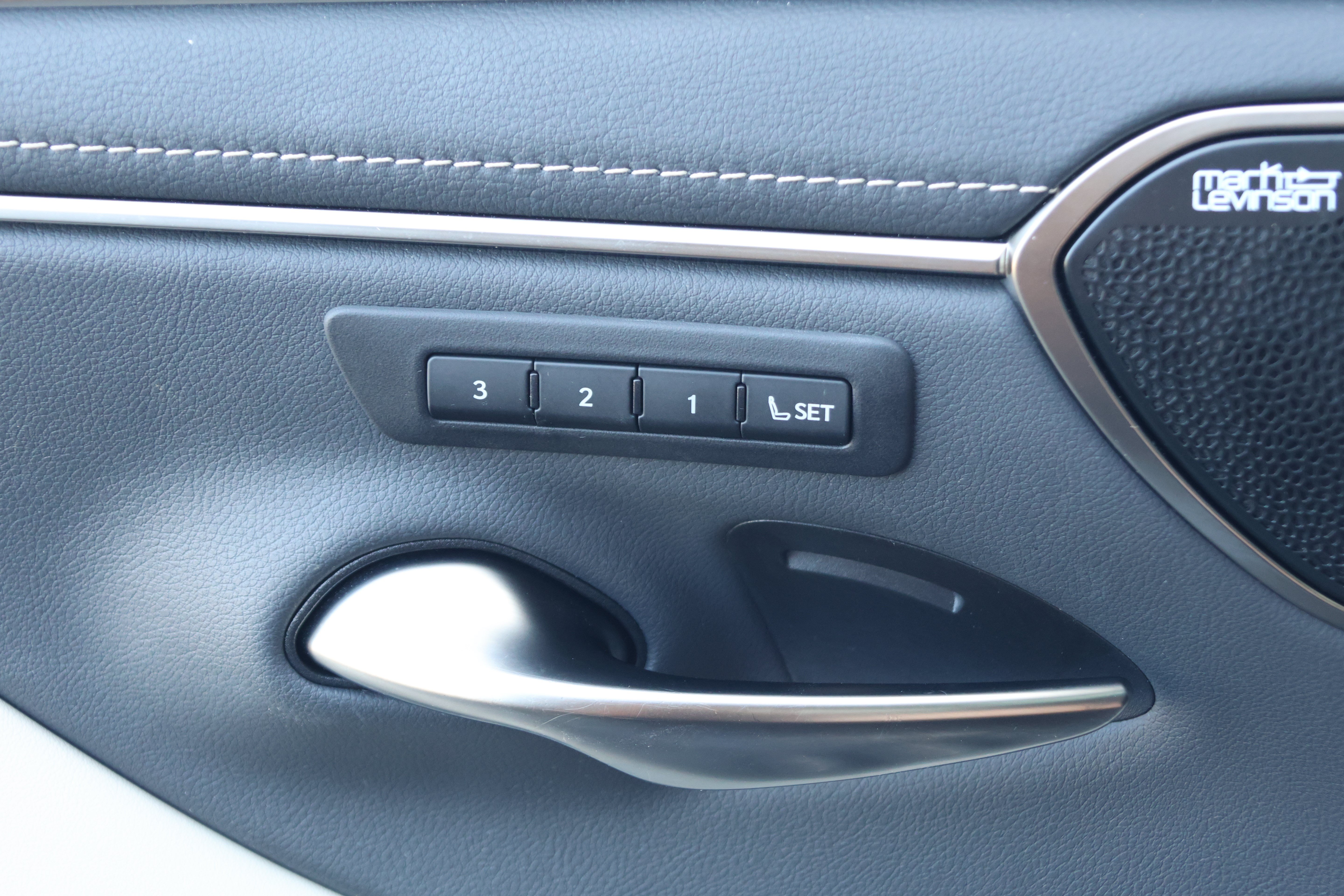 Used 2024 Lexus ES 350 Ultra Luxury w/ Accessory Package (Z2) FWD image 14
