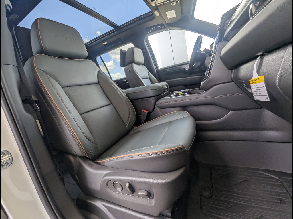 New 2026 GMC Yukon XL AT4 w/ AT4 Premium Plus Package AWD/4WD image 14