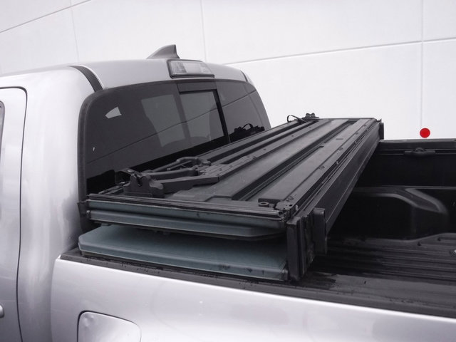 Used 2017 Toyota Tacoma TRD Sport image 14