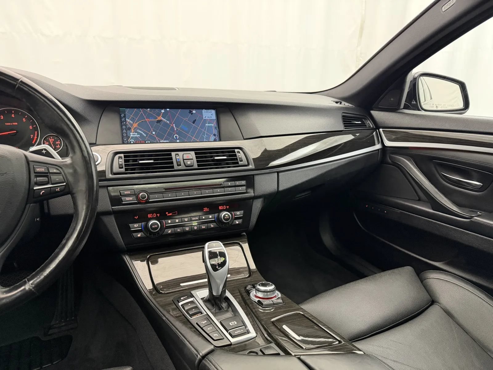 Used 2011 BMW 550i xDrive Sedan AWD/4WD image 18