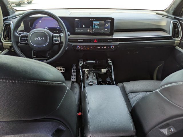 Used 2025 Kia Sorento SX Prestige AWD/4WD image 16