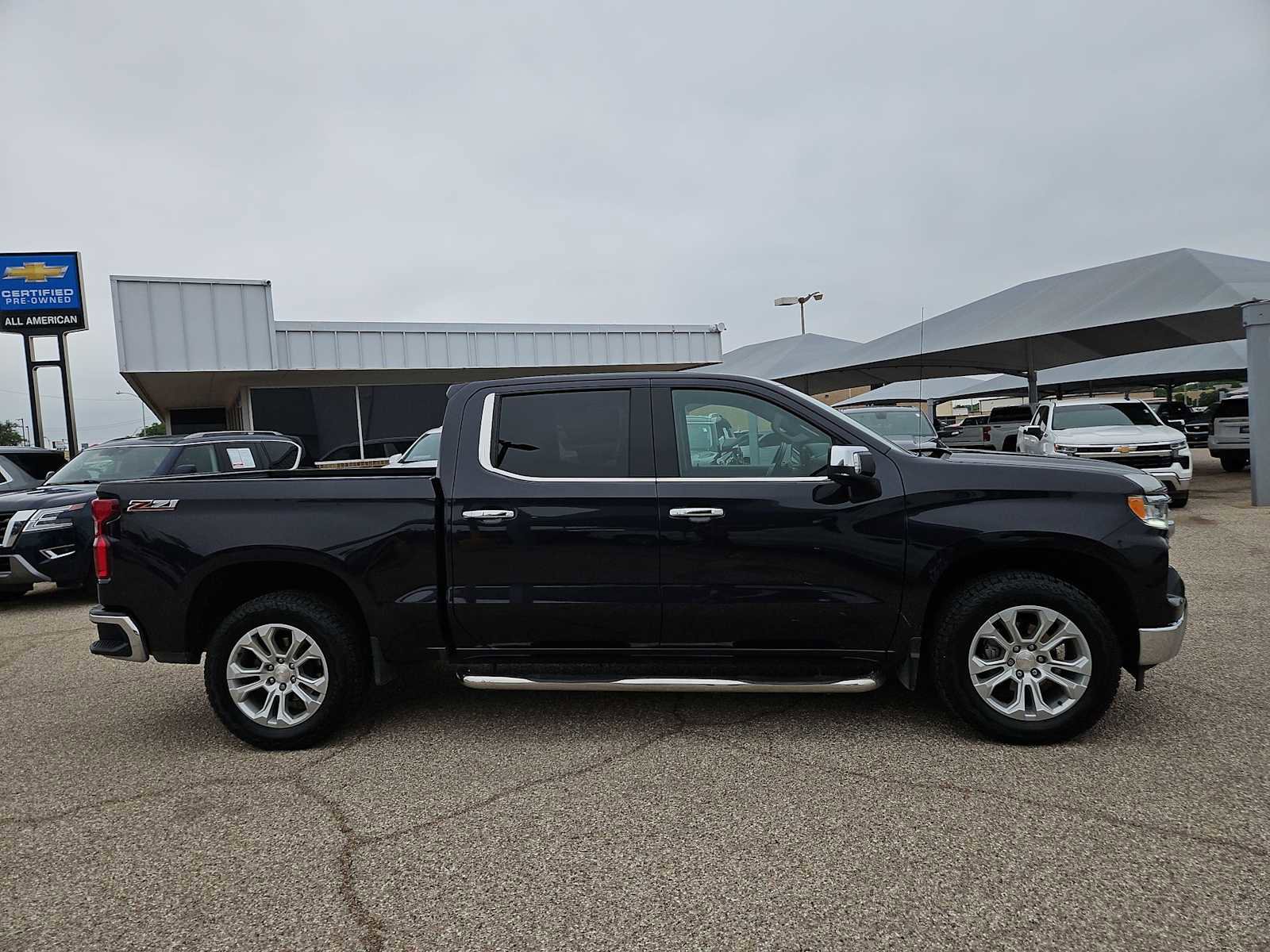 Used 2022 Chevrolet Silverado 1500 LTZ AWD/4WD image 9