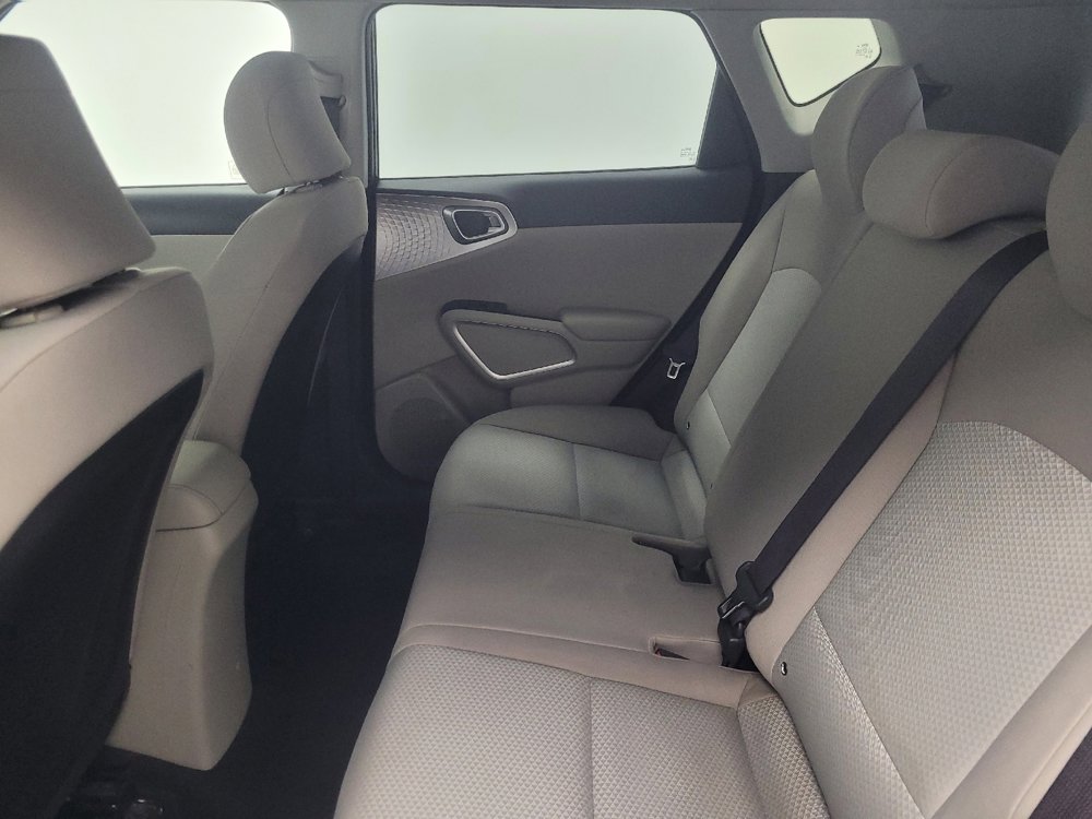 Used 2021 Kia Soul LX image 18
