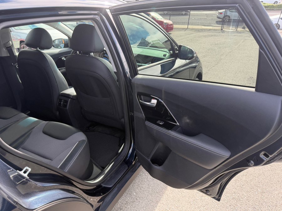 Used 2020 Kia Niro EX w/ Cold Weather Package image 37