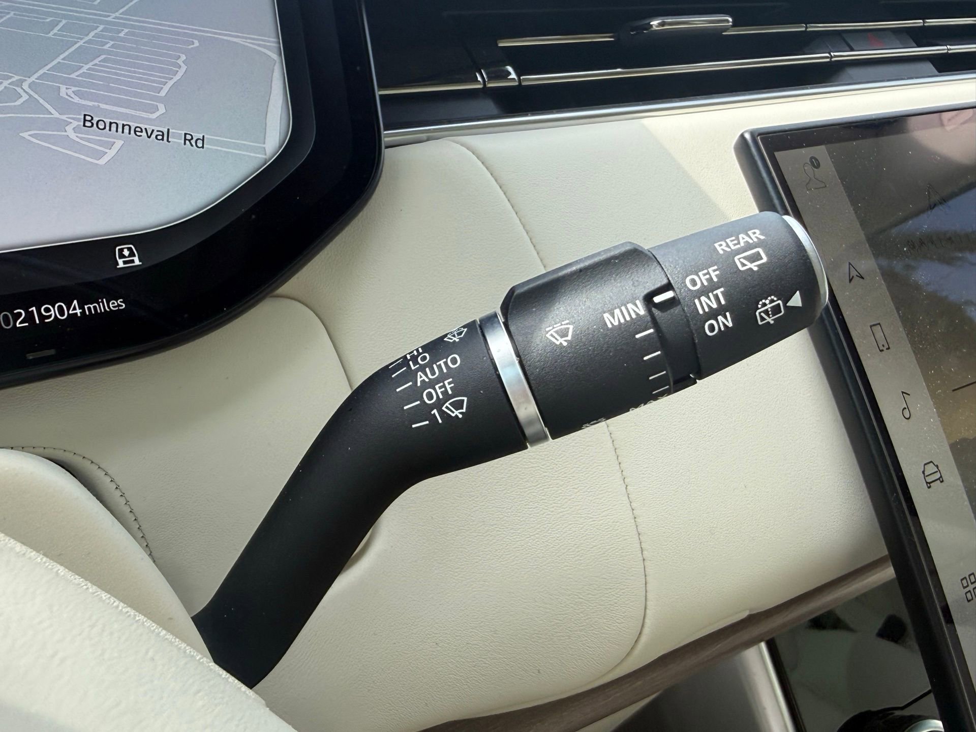 Used 2023 Land Rover Range Rover Long Wheelbase Autobiography image 43